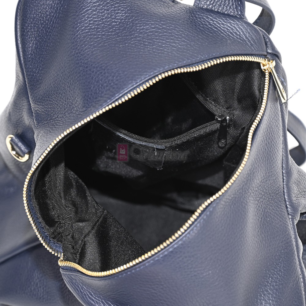 Дамска раница от естествена кожа, в тъмносин цвят. Код: EKR66