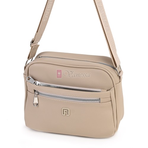 Малка дамска чанта от висококачествена еко кожа, в бежов цвят. Код: FARB