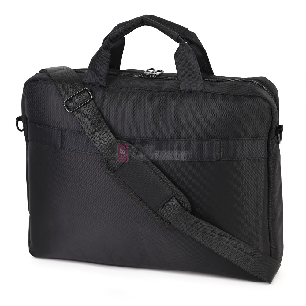 Голяма мъжка чанта от текстил в черен цвят. Код: MT