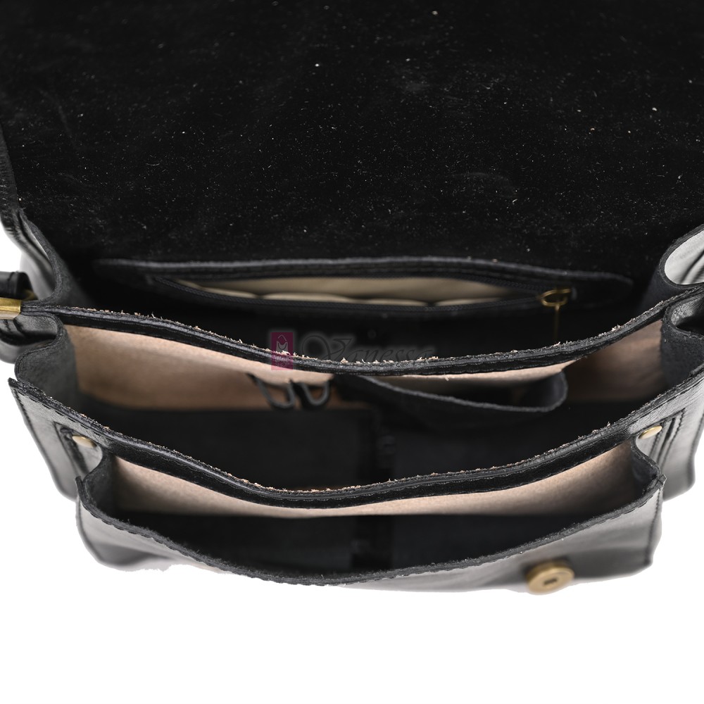 Мъжка чанта от естествена кожа, в черен цвят. Код: EKM