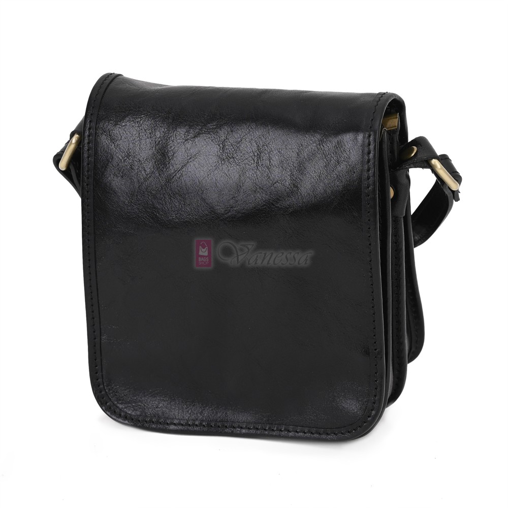 Малка мъжка чанта от естествена кожа, в черен цвят. Код: EKM-3