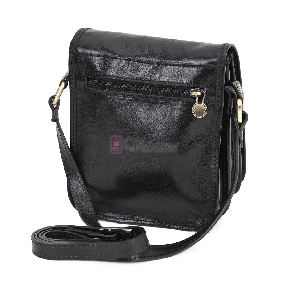 Малка мъжка чанта от естествена кожа, в черен цвят. Код: EKM-3