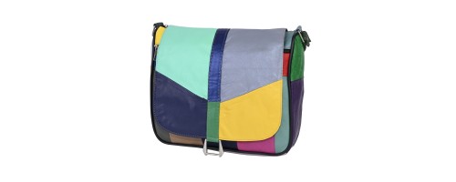 Дамска чанта от естествена кожа направена от парчета в светли шарени цветове. Код: P002