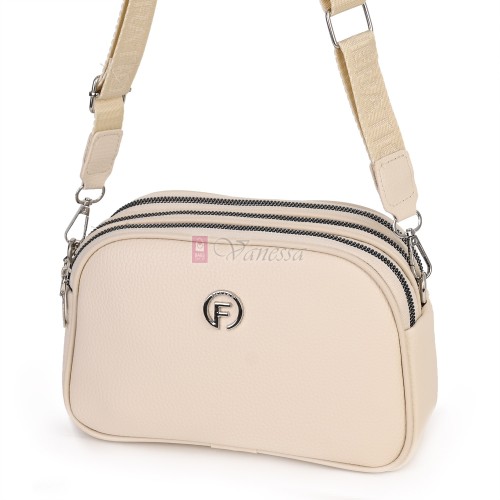 Малка дамска чанта от висококачествена еко кожа, в светлобежов цвят. Код: T0807