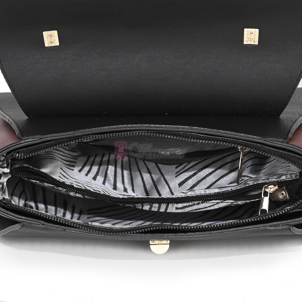 Малка дамска чанта от висококачествена еко кожа в цвят бордо. Код: TOKIM Малка дамска чанта от висококачествена еко кожа в цвят бордо. Код: TOKIM